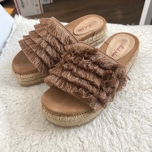 Fringe sandals